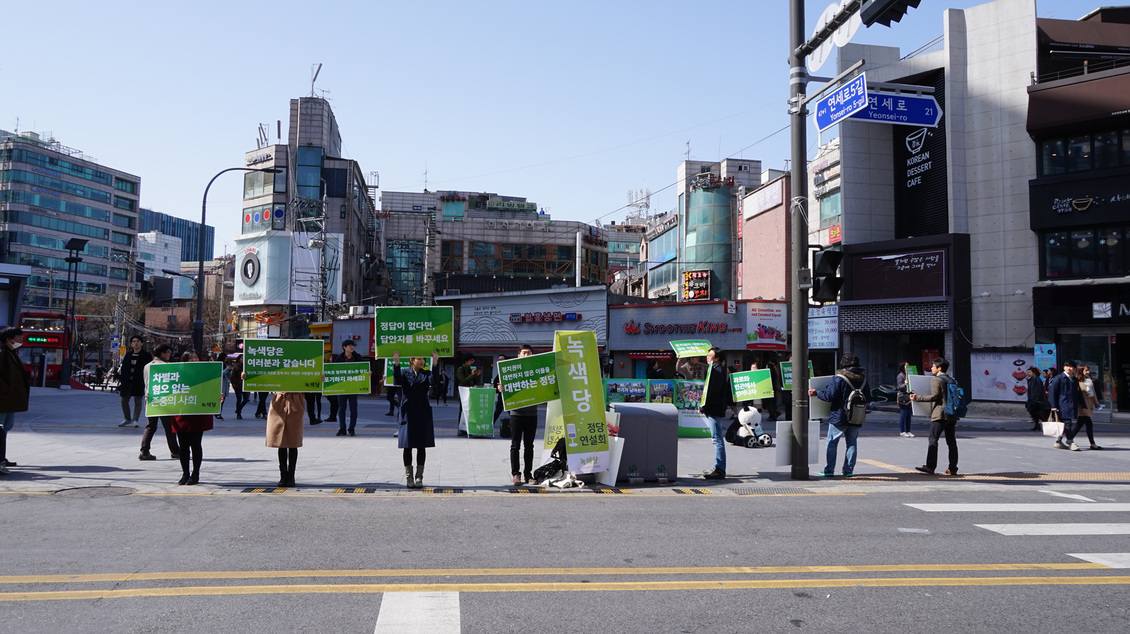 160306_정당연설회(신촌유플렉스앞)_안가영(14).jpg